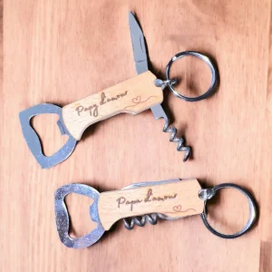 04035137-F2D2-4B96-9E2E-6503D6CC0122.jpgv1709029465 Mini limonadier porte clé gravé personnalisé / Ouvre bouteille couteau / Tire Bouchon / Décapsuleur / Cadeau Mariage, parrain, marraine, papy, mamie, papa, maman