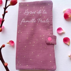 2DB6F041-B61D-44AA-8E6D-68CA32DBDBAB.jpgv1759731388 Protège livret de famille personnalisé