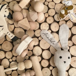 54D9A07E-B264-4E5E-A1C2-C98140C4D34B.jpgv1611781138 Hochet Lapin personnalisable - Beige