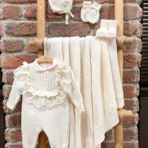 Ensemble naissance fille (0-3 mois) - crème