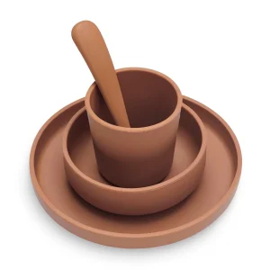 705-007-00092_8717329361034_hero.jpgv1750423631 Set de vaisselle bébé en silicone – Caramel – 4 pièces – Jollein