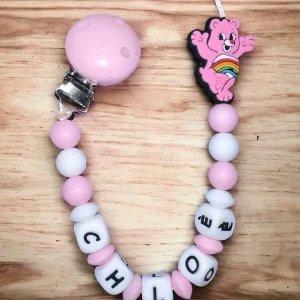 766685CC-1015-4F91-8861-5BDAC978B084.jpgv1709678275 Attache tétine personnalisée bisounours