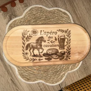 90F2DC6C-D3EA-4FE9-B468-545F33428C64.jpgv1763893479 Planche apéro / planche à découper cheval gravée, idée cadeau papy, mamie, marraine, papa, mariage
