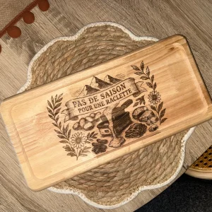 B4A6D42D-D3A3-4AF2-93D9-28AEE20BAB4B.jpgv1763893479 Planche apéro / planche à découper raclette gravée, idée cadeau papy, mamie, marraine, papa, mariage