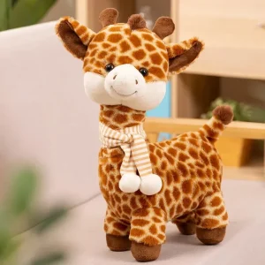 Peluche-girafe-_charpe-Suzy-1.jpgv1763118904 Peluche girafe à écharpe - Suzy